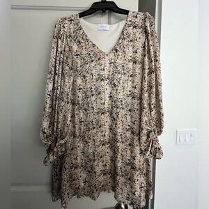 Adrienne Shift Dress. Size Medium.